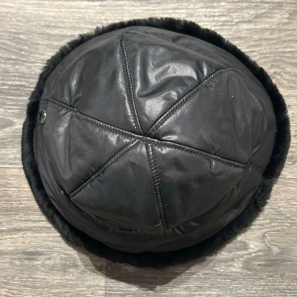 NWOT UGG Black Real Shearling and Polyester Bucket Hat - Picture 8 of 9